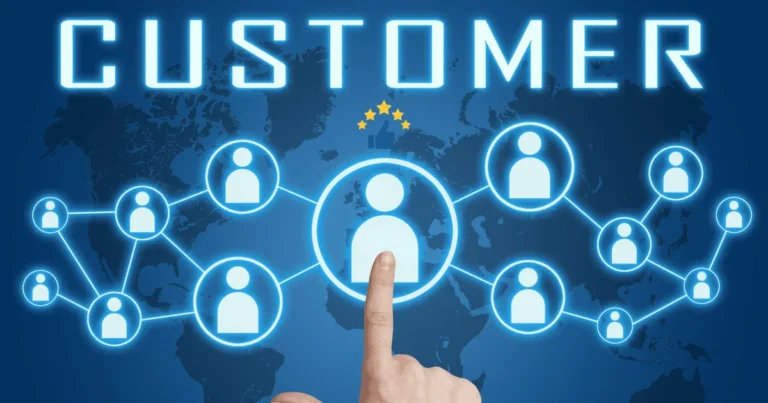 Müşteri odaklılık stratejisini anlatan e-ticaret görseli, kullanıcı merkezli bağlantı ağıyla.